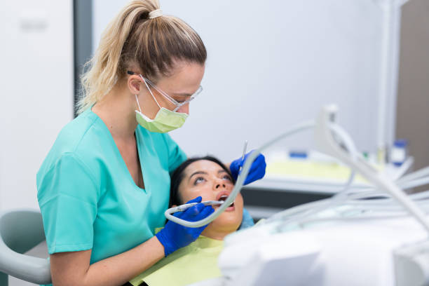 Best Broken or Cracked Tooth Emergency Dentist in Berkeley, MO